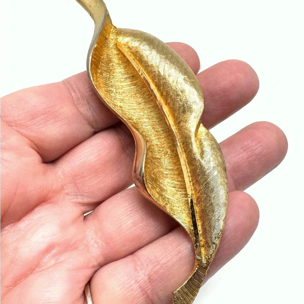 B.S.K. Vintage Brushed Goldtone Leaf Brooch Midcentury Pin